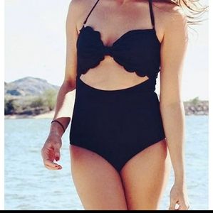Cupshe Women’s M Cut Out One Piece Swimsuit NWT